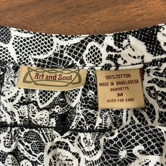 Art and Soul Black White Floral Lace Print Peasant Blouse Women’s M 3/4 Sleeve C - Picture 5 of 7